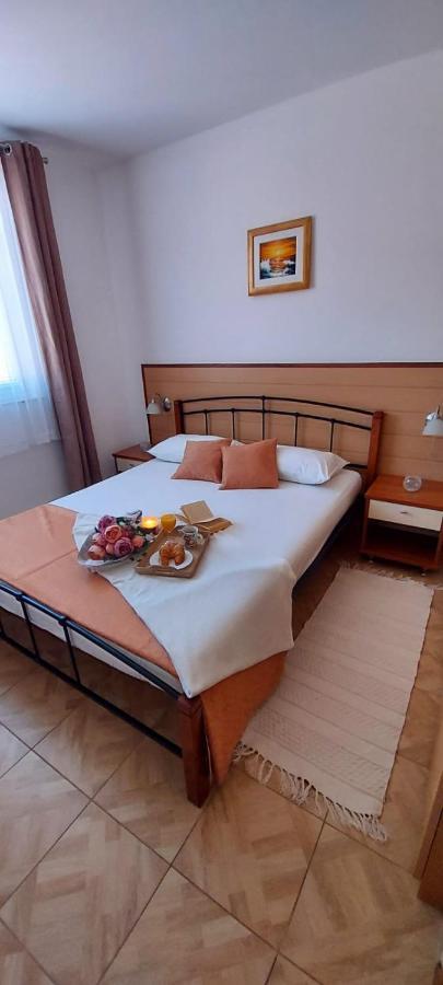 Molnar Apartment
