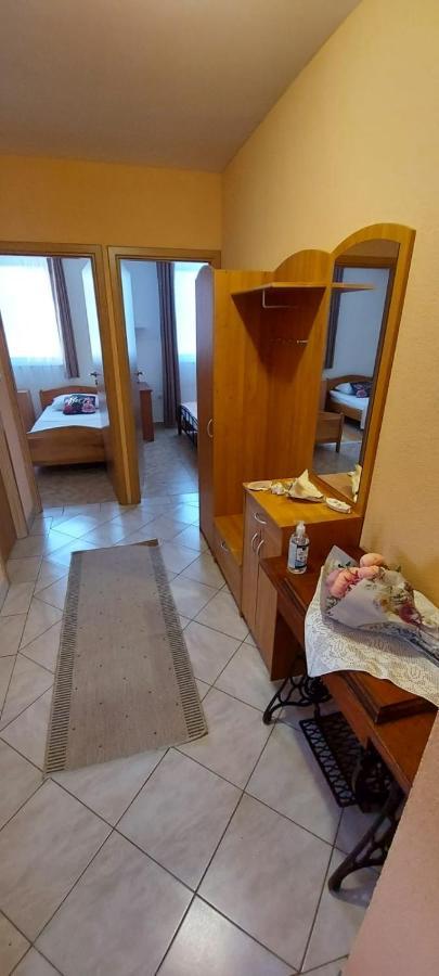 Molnar Apartment
